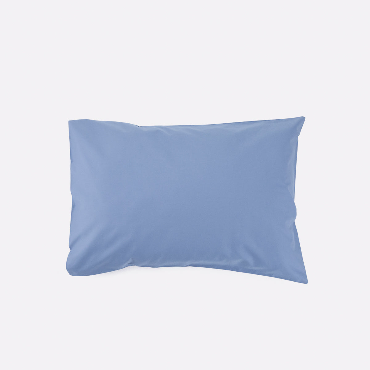 funda de almohada de algodon en azul nuit vista frontal 